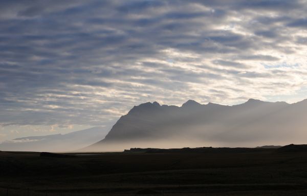 Bergkulisse Südküste Island 2022