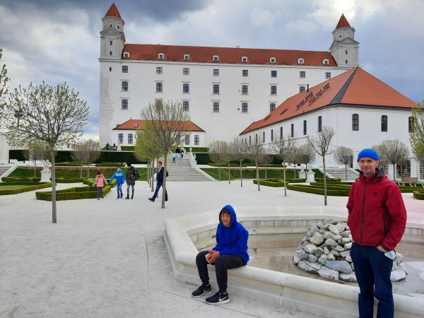 Bratislava Burg Ruderer Donau 2022