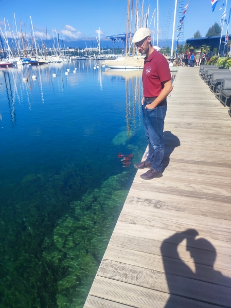 Lars prüft die Wasserqualität am Genfer See 2023