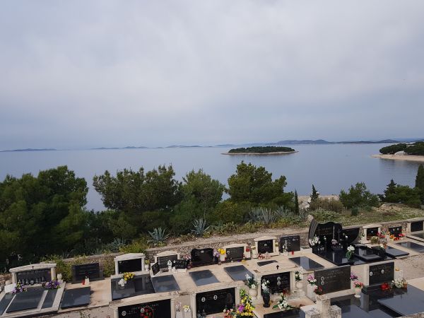 Primosten Blick vom Friedhof auf die Adrian Kroatien 2018