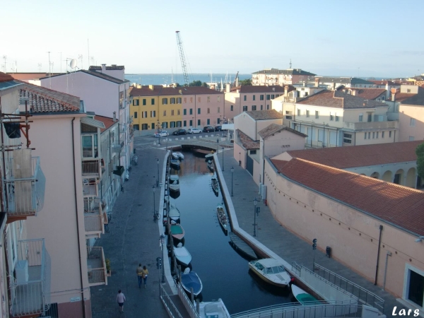 Ruderboot Parkplatz vor dem Hotel Chioggia 2017