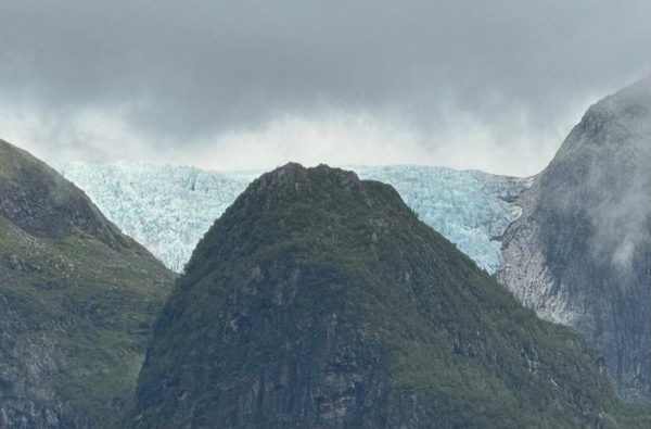 Fjaerland Gletscher 2024