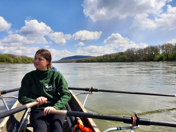 Melina Ruderboot kurz vor Hainburg Donau 2022