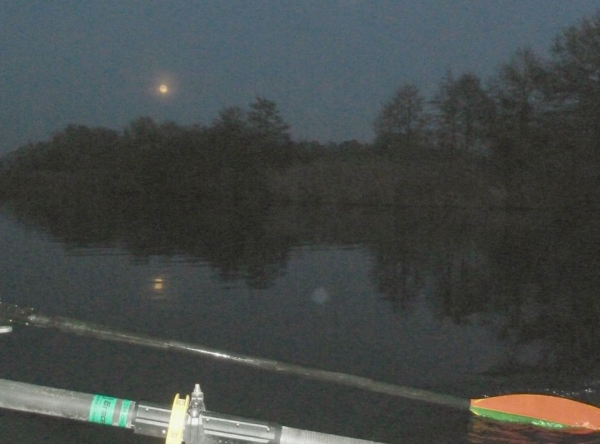 Ruderboot im Mondschein bei Ketzin 2013