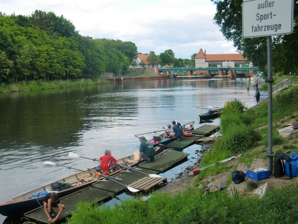 Start in Stahnsdorf an der Schleuse Ruderboote