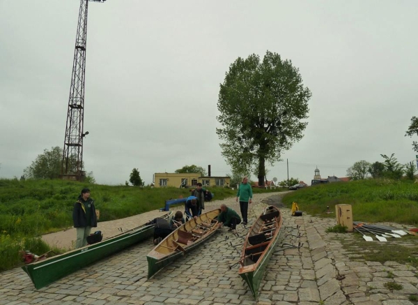 faehrrampe Brzeg Dolny ruderboote oder 2014