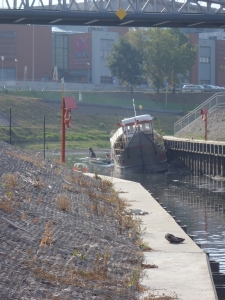 ruderboot aus verschlammten hafen von graudenz holen 2015